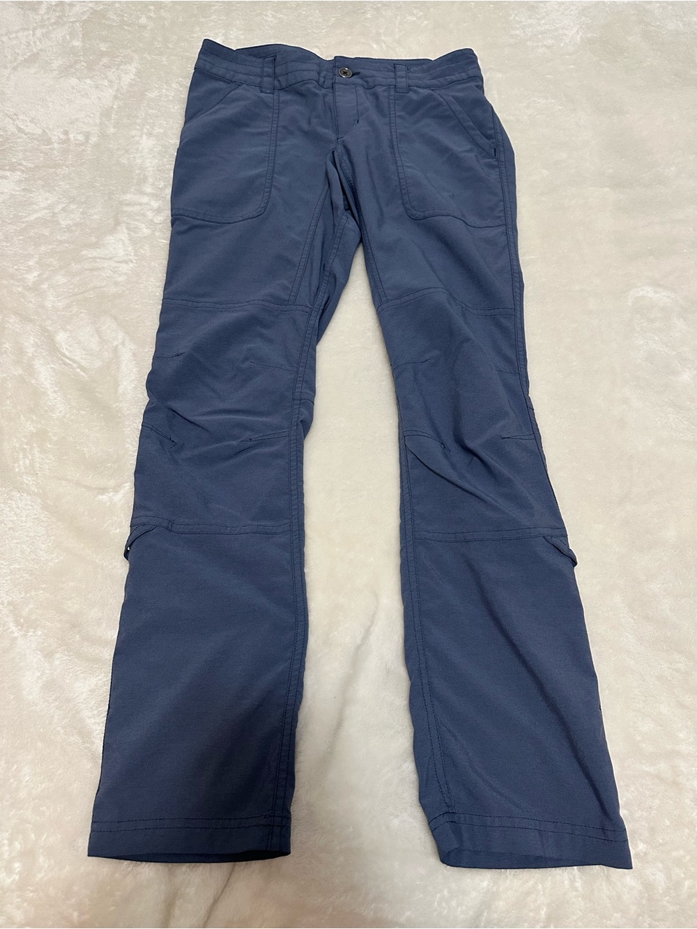 Columbia Women's Pilsner Peak Pants in a blue shade Size 4 Short